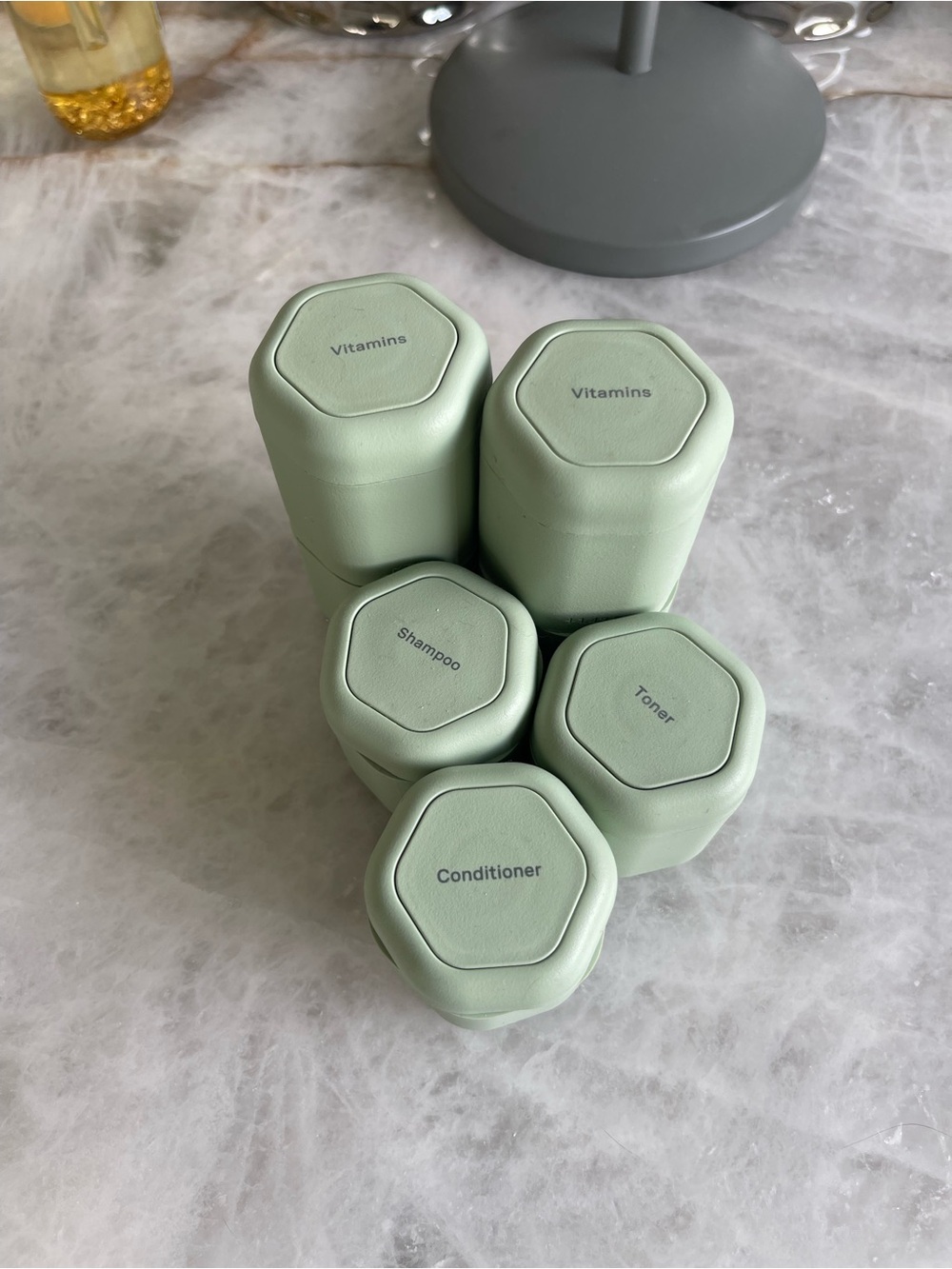 NWOT Cadence Eucalyptus Green Hexagonal Magnetic Travel Containers - Labeled Set
